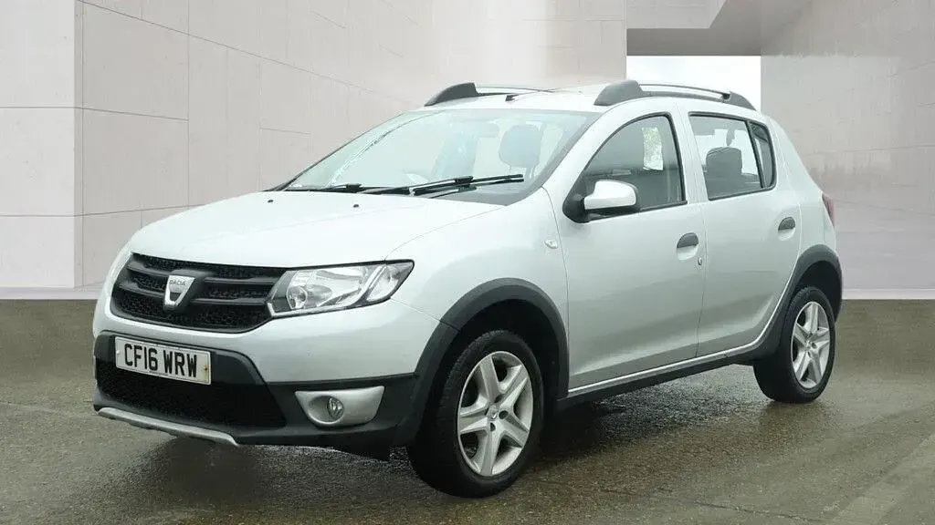 Używany Dacia Sandero Ambiance 2016 Srebrny Hatchback