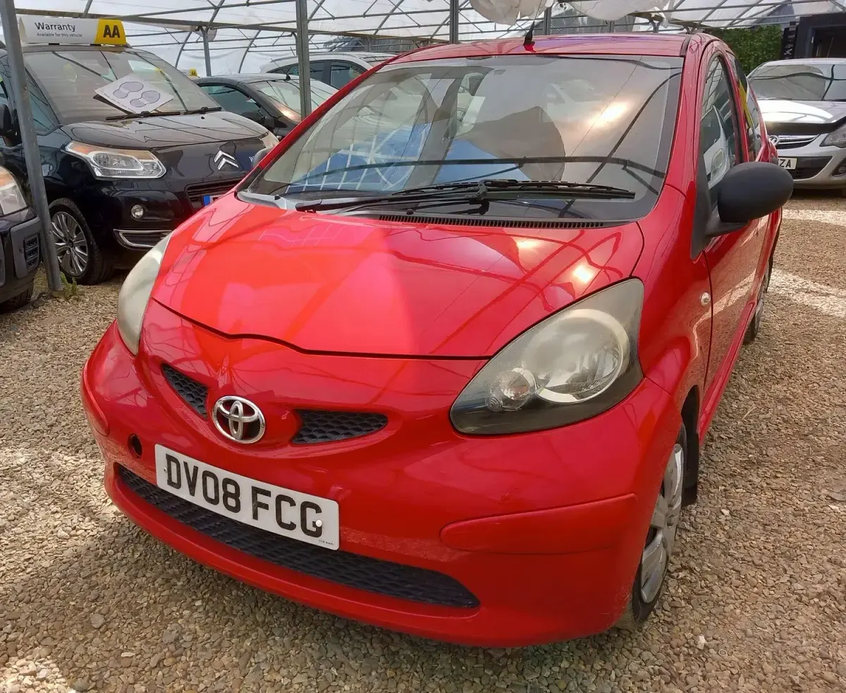 Begagnad Toyota Aygo 2008 Röd Halvkombi