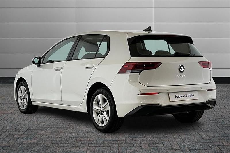 Used VW Golf VIII Life 130 HP (95 kW) 2022 White Hatchback