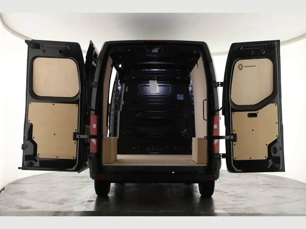 Novo Renault Master 2026 Preto Monovolume