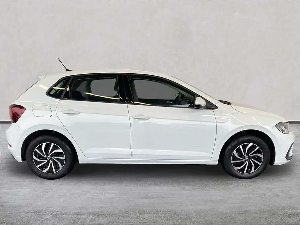 Used VW Polo Life 80 HP (58 kW) 2023 White Hatchback