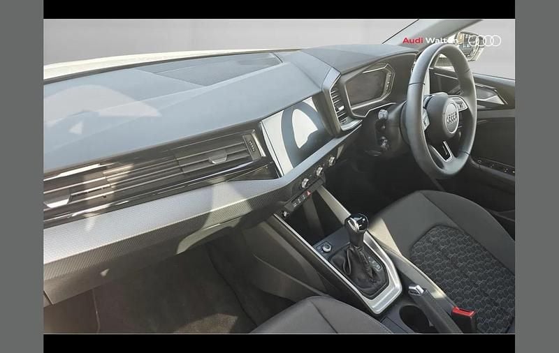 Used Audi A1 Sport 113 HP (83 kW) 2024 White SUV