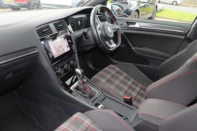 Used VW Golf VII GTI 245 HP (180 kW) 2019 White Hatchback