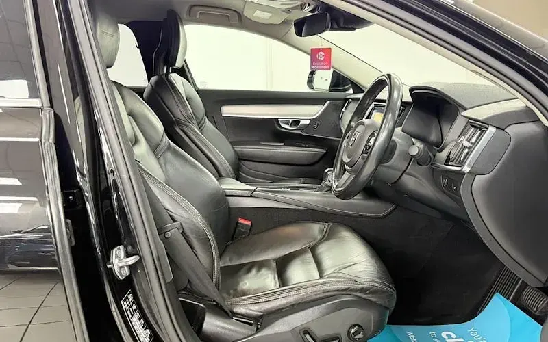 Usado Volvo S90 Inscription 235 HP (172 kW) 2019 Sedan