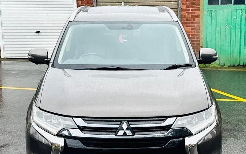 Used Mitsubishi Outlander P-HEV 203 HP (149 kW) 2016 Estate