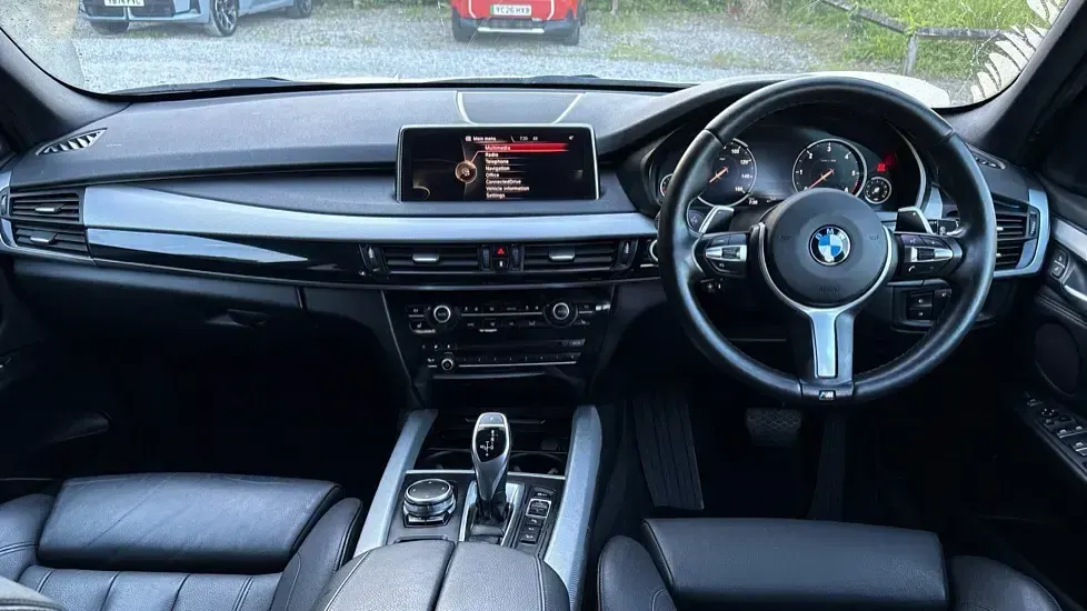 Käytetty BMW X5 M Sport 254 HP (186 kW) 2016 Hopea Katumaasturi