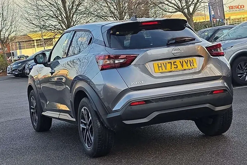 New Nissan Juke N-Connecta 114 HP (83 kW) 2025 Grey SUV