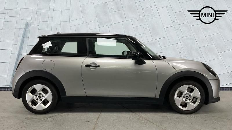 Used Mini Cooper Hatch 154 HP (113 kW) 2024 Silver Hatchback