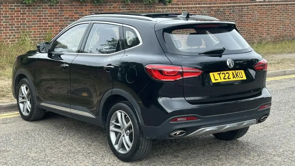 Used MG HS Exclusive 162 HP (119 kW) 2022 Black SUV
