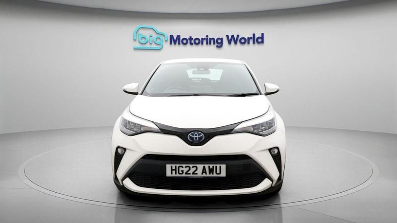 Used Toyota C-HR 121 HP (88 kW) 2022 White SUV