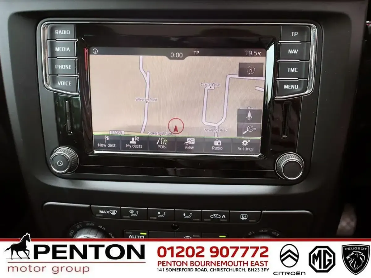 Used Skoda Yeti LAURIN & KLEMENT 150 HP (110 kW) 2016 Brown SUV