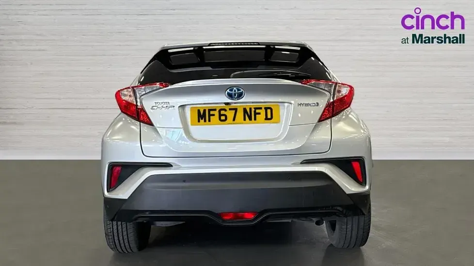 Używany Toyota C-HR 122 KM (89 kW) 2017 Srebrny SUV