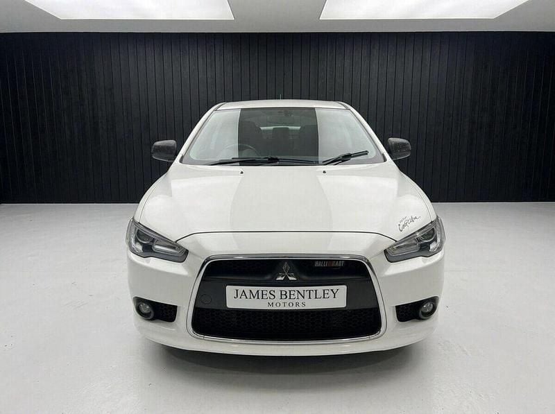 Used Mitsubishi Lancer 2011 White Hatchback