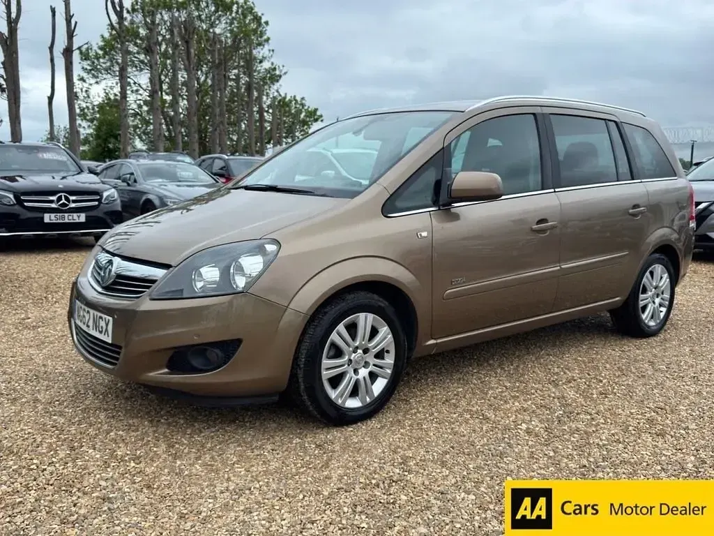 Second-hand Vauxhall Zafira Design Edition 115 CP (84 kW) 2012 Maro Monovolum