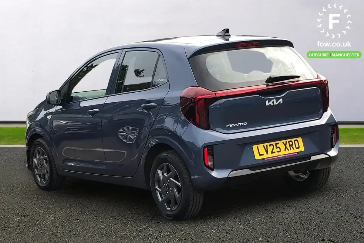 Used Kia Picanto 63 HP (46 kW) 2024 Blue Hatchback