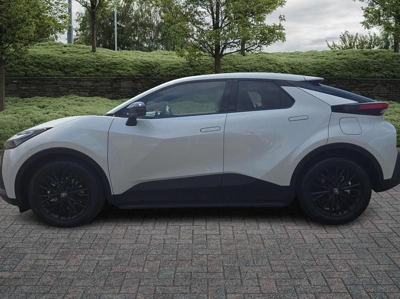 Used Toyota C-HR Design 2025 White SUV