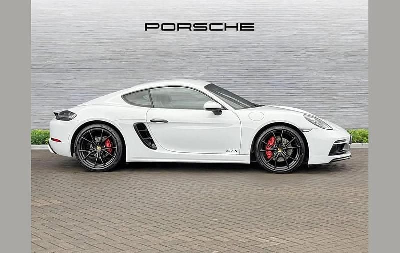 Used Porsche Cayman 360 HP (264 kW) 2018 White Coupe
