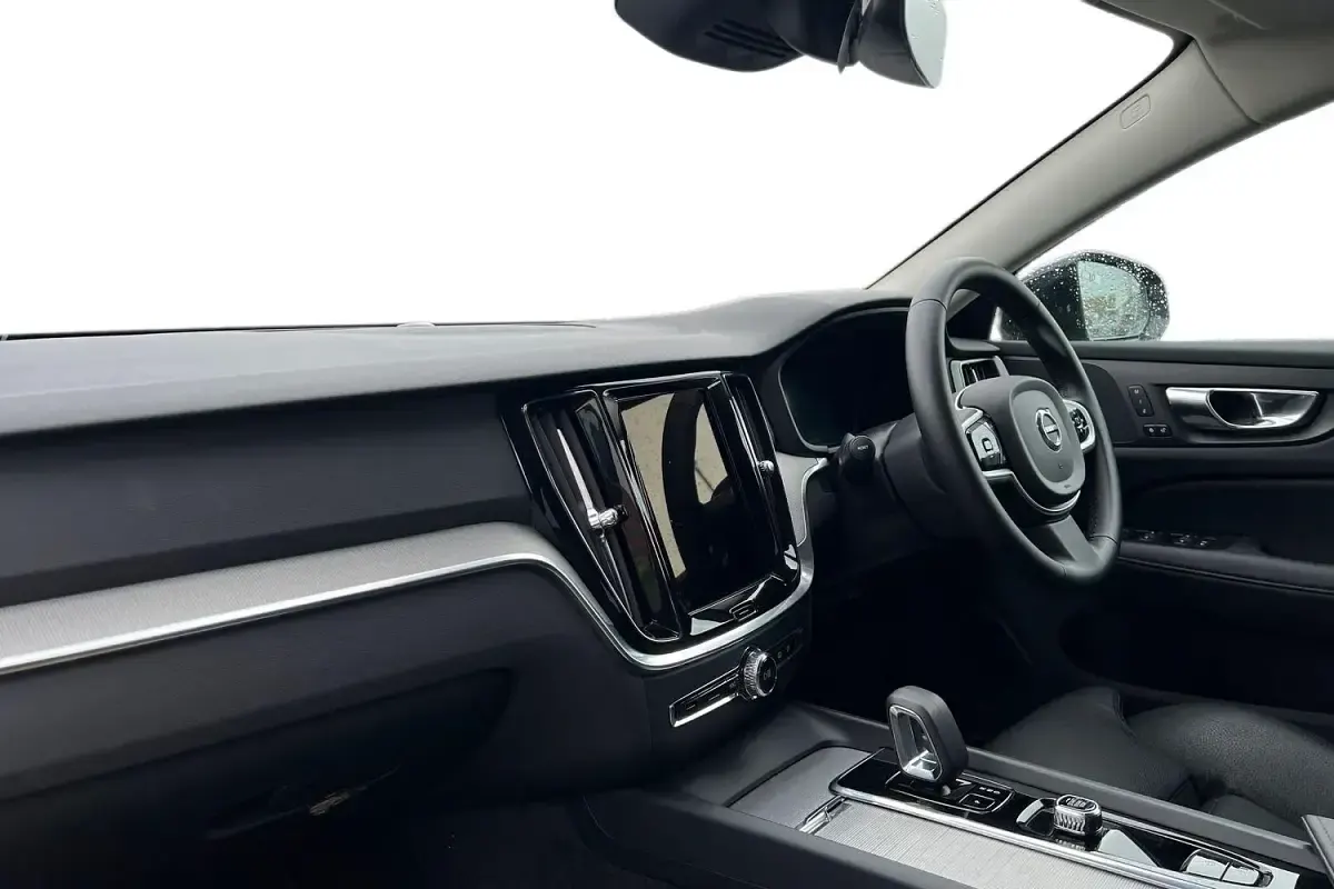 Begagnad Volvo V60 Plus 2025 Grå Kombi