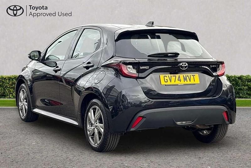 Used Toyota Yaris Hybrid 116 HP (85 kW) 2024 Eclipse black Hatchback