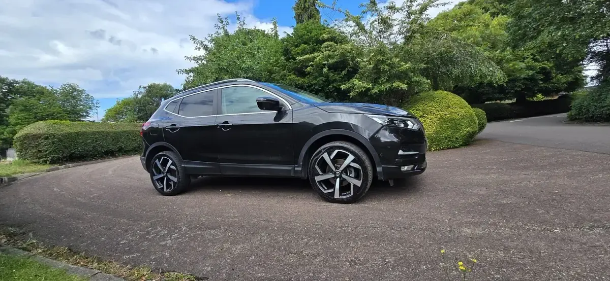 Used Nissan Qashqai Tekna 2017 Black SUV