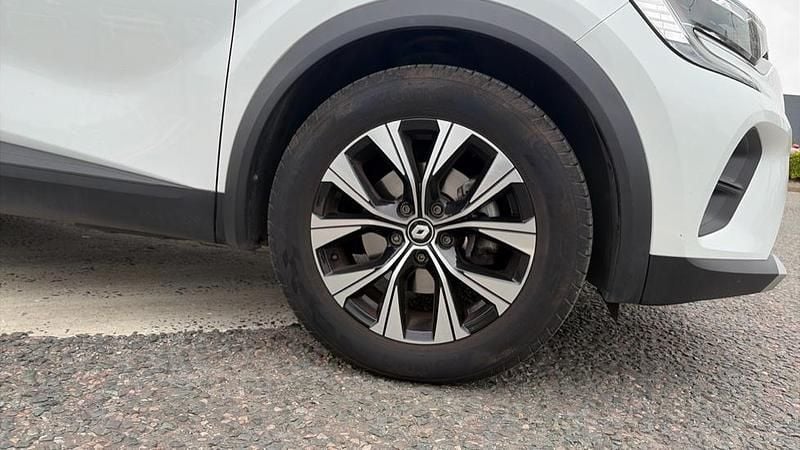 Used Renault Captur Evolution 143 HP (105 kW) 2023 White SUV