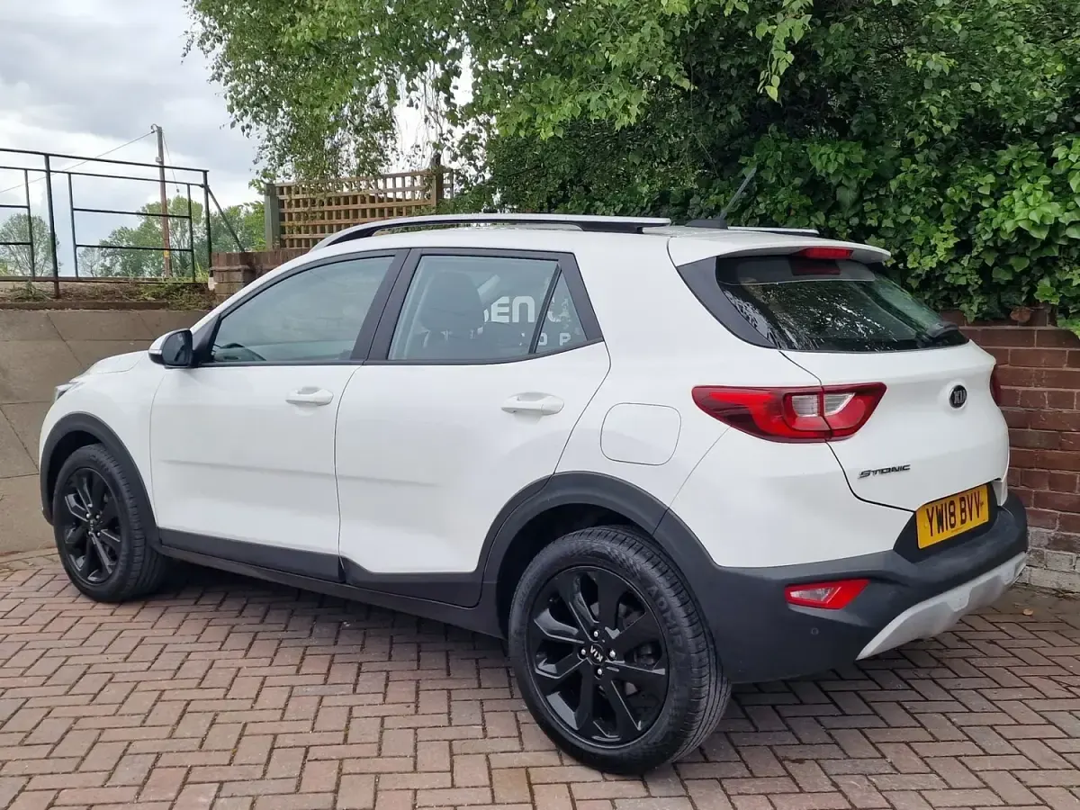 Used Kia Stonic 98 HP (72 kW) 2018 White SUV