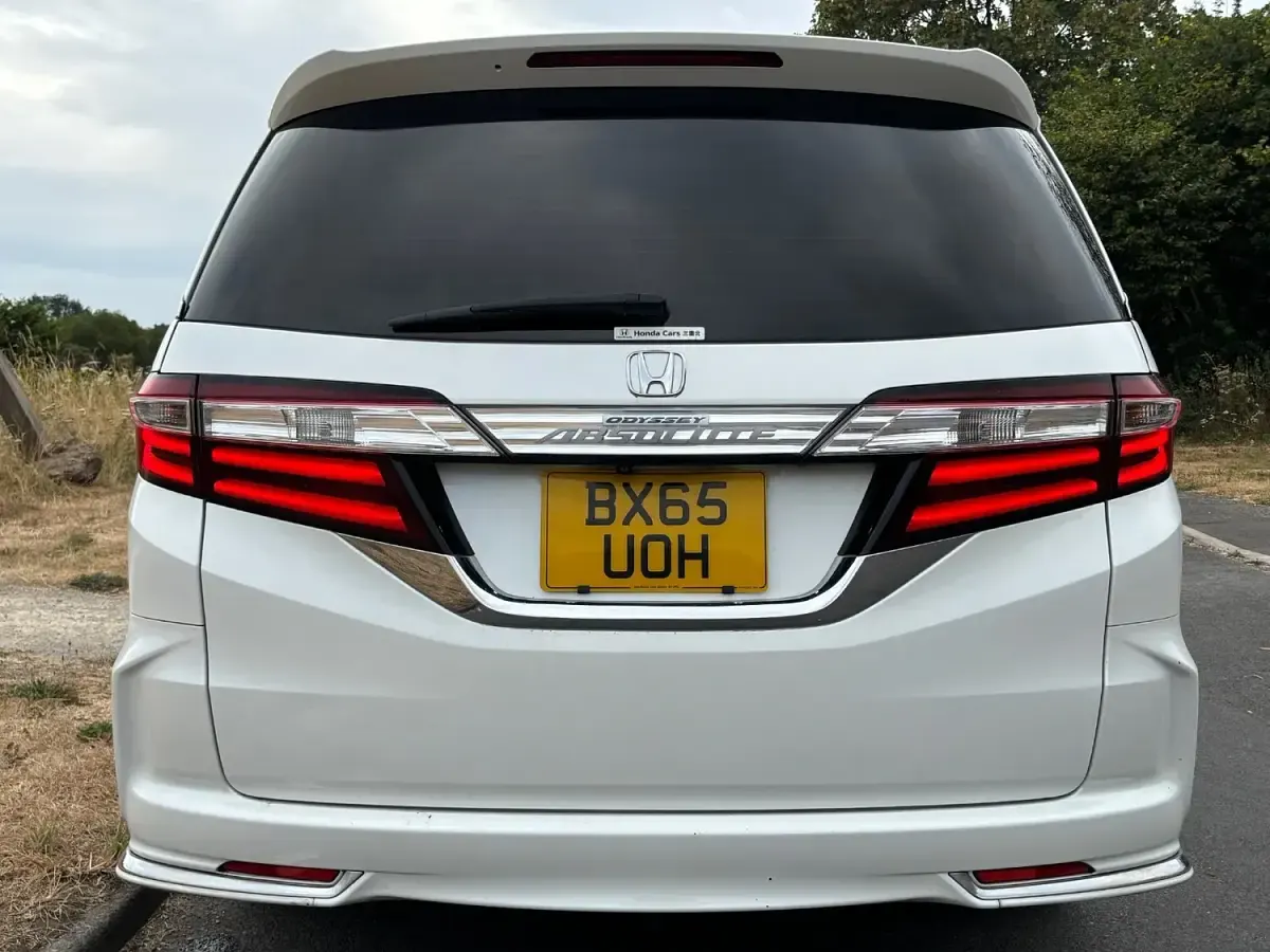Used Honda Odyssey 175 HP (128 kW) 2023 White MPV