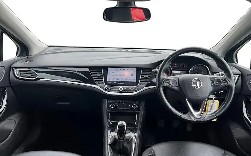 Used Vauxhall Astra Elite 200 HP (147 kW) 2019 Black Hatchback