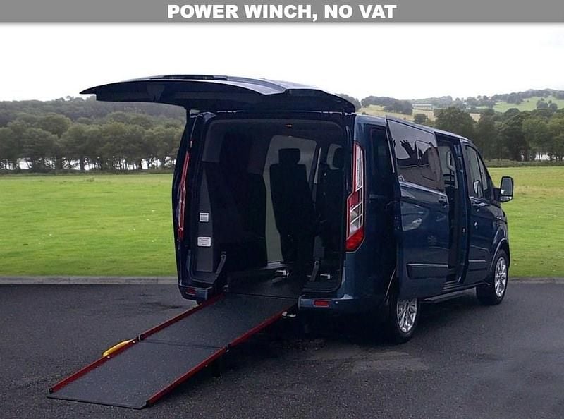 Used Ford Tourneo Custom Titanium 130 HP (95 kW) 2020 Blue Van