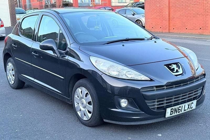 Used Peugeot 207 Active 92 HP (67 kW) 2011 Black Hatchback
