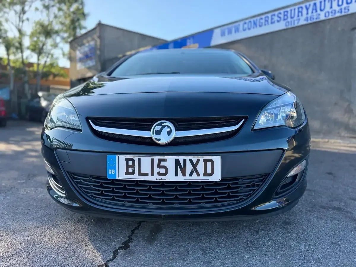 Used Vauxhall Astra Excite 2015 Black Hatchback