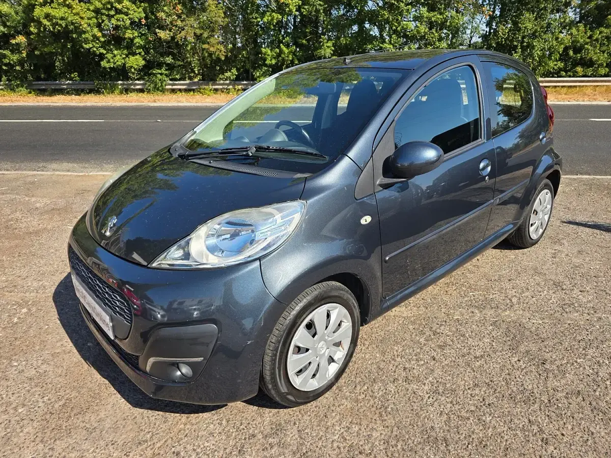 Used Peugeot 107 Active 68 HP (50 kW) 2012 Grey Hatchback