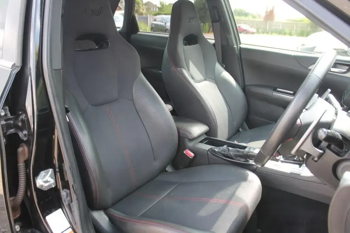 Begagnad Subaru WRX STI 296 HK (217 kW) 2011 Svart Sedan