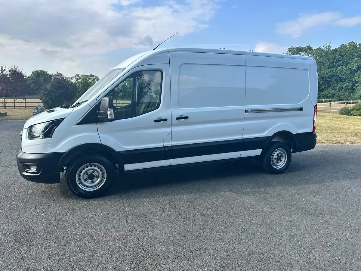 Used Ford Transit 130 HP (95 kW) 2022 White Van