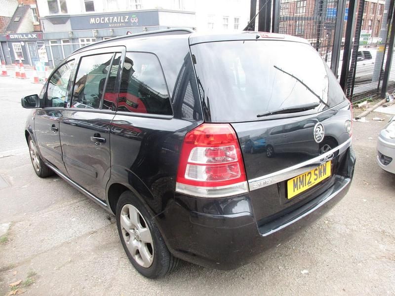 Used Vauxhall Zafira 115 HP (84 kW) 2012 Black MPV