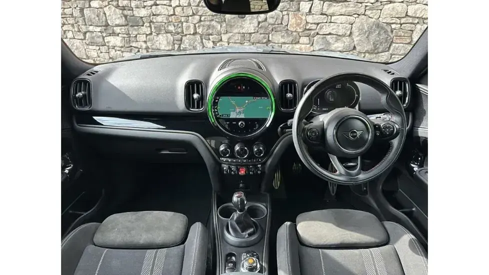 Used Mini Cooper Countryman Sport 134 HP (98 kW) 2020 Green SUV