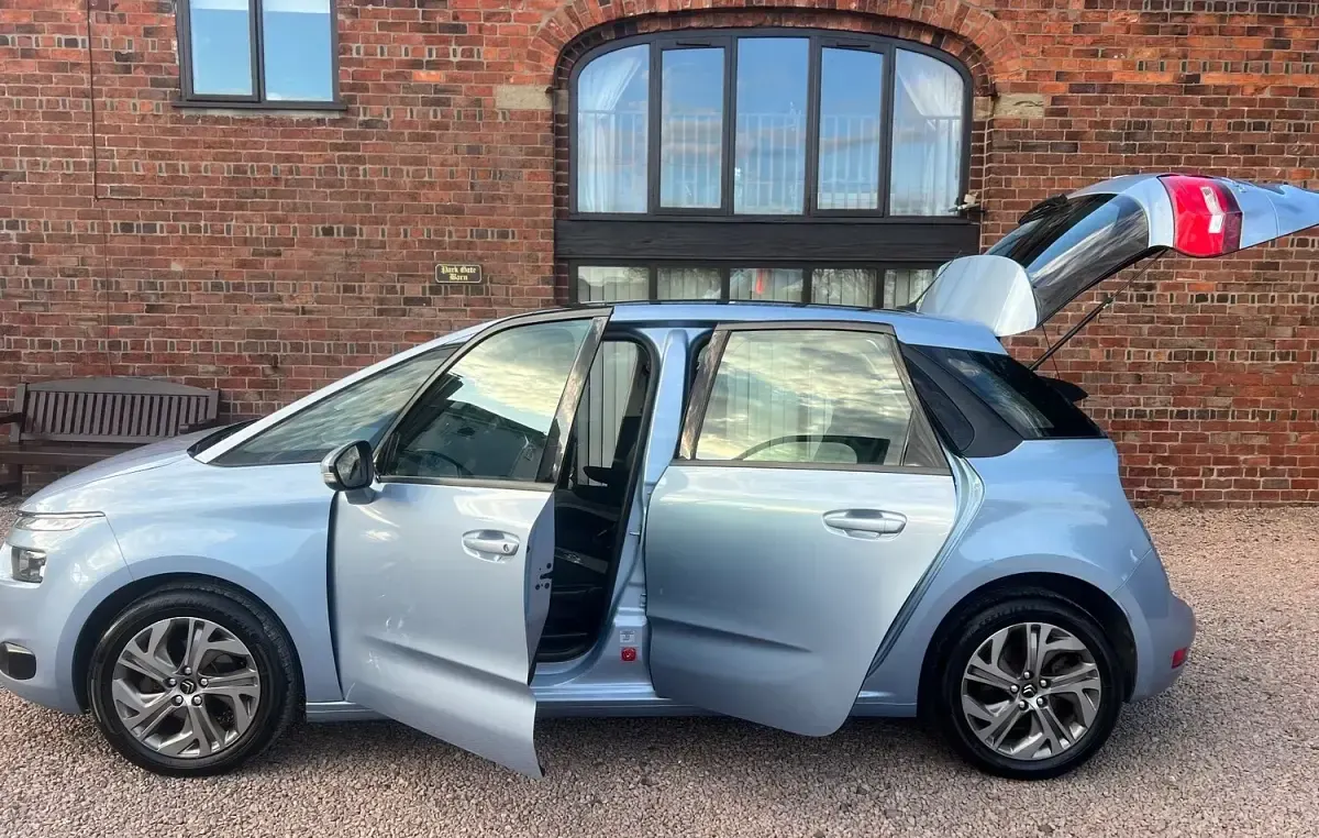 Used Citroën C4 Picasso SELECTION 2016 Blue MPV
