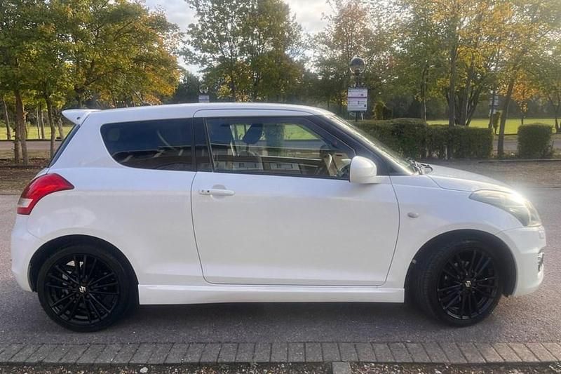 White Used 2015 Suzuki Swift Sport Hatchback | £6,990 (Fair price) - Image 1/1