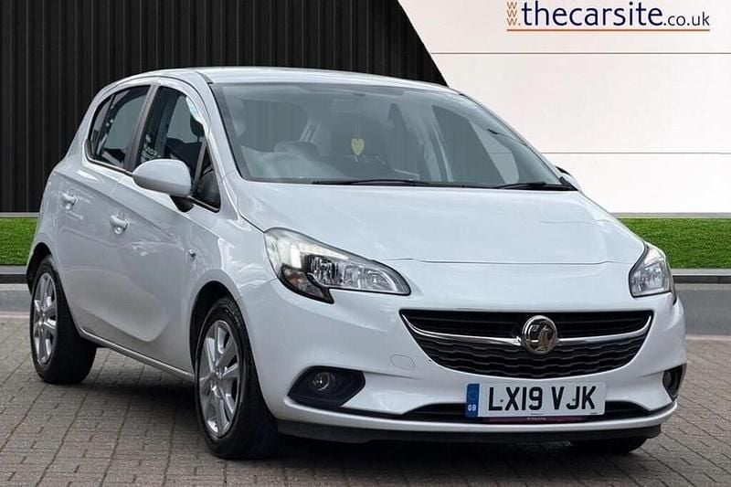 Used Vauxhall Corsa Design Edition 90 HP (66 kW) 2019 White Hatchback