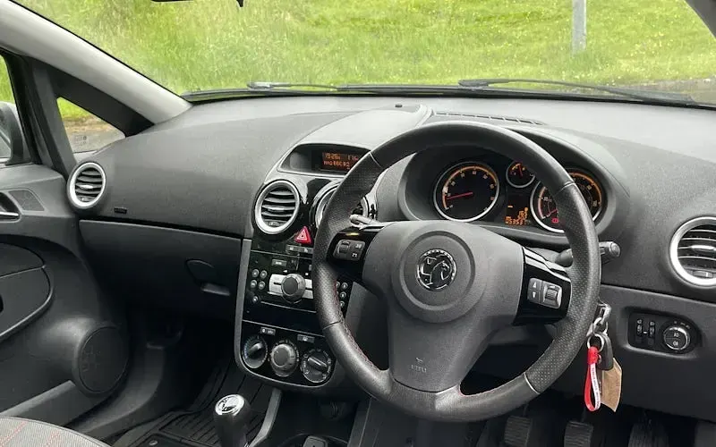 Used Vauxhall Corsa 86 HP (63 kW) 2013 Brown Hatchback