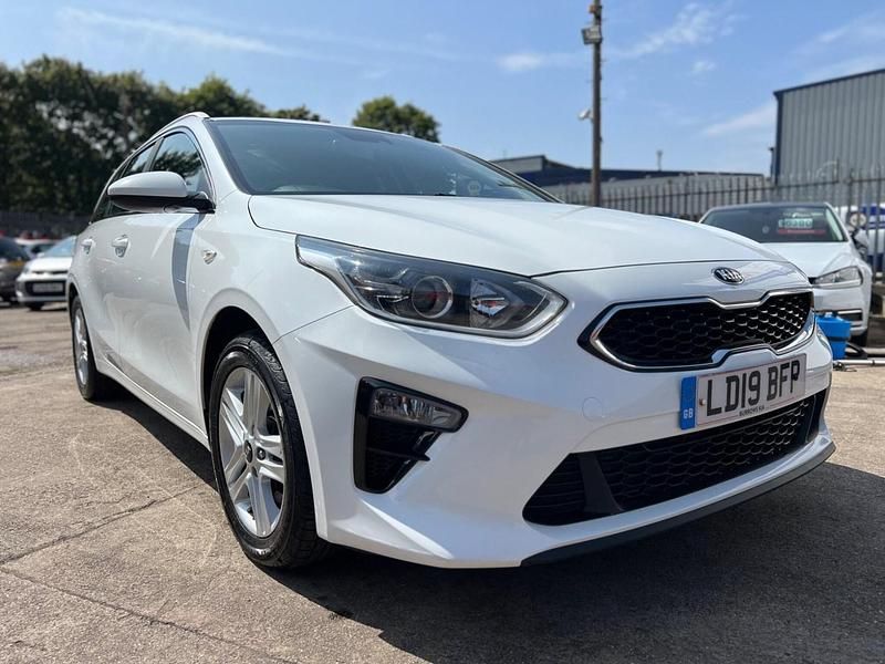 White Used 2019 Kia Ceed Sportswagon Estate | £5,400 (Super price) - Image 1/4