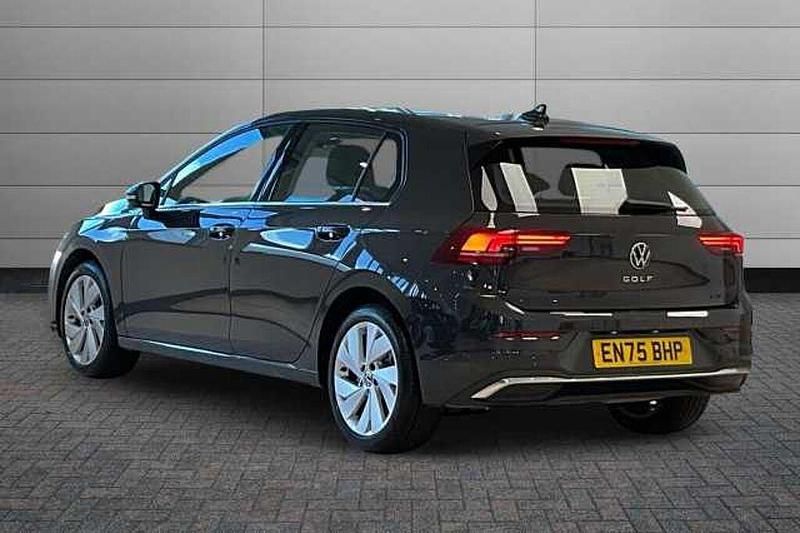 Begagnad VW Golf VIII Style 150 HK (110 kW) 2026 Grå Halvkombi