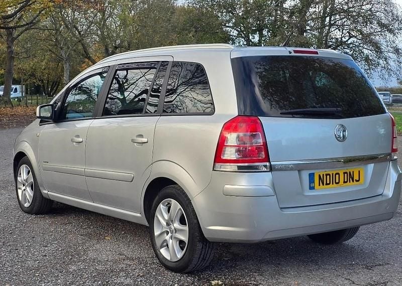 Silver Used 2010 Vauxhall Zafira Design Edition MPV | £1,999 (Fair price) - Image 1/4