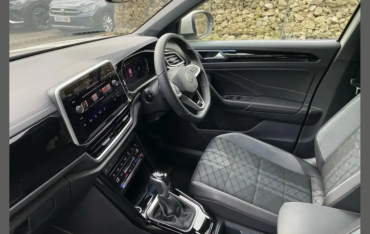 Used VW T-Roc R-line 150 HP (110 kW) 2025 Grey SUV
