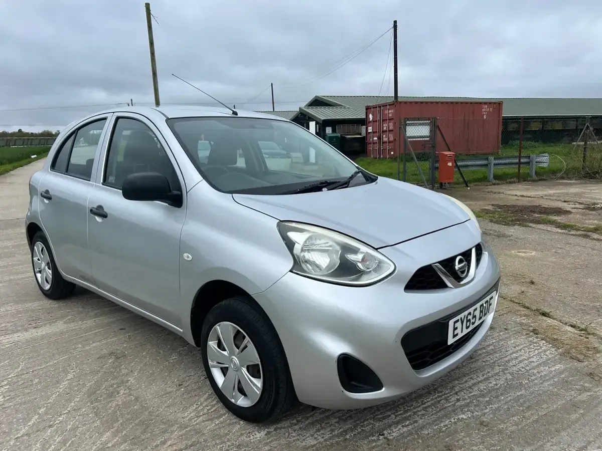 Begagnad Nissan Micra Visia 2015 Silver Halvkombi