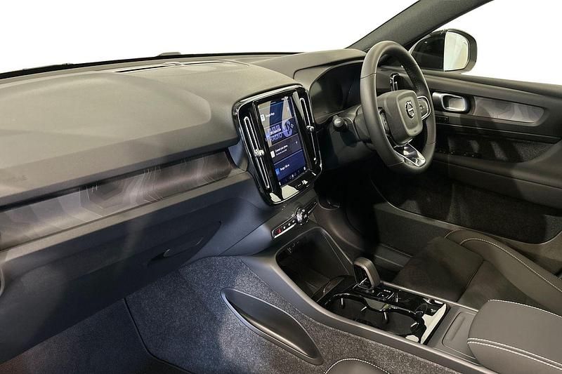 Used Volvo EX40 Plus 185 kW (252 HP) 2025 White SUV