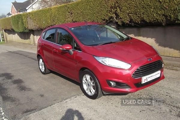 Used Ford Fiesta Zetec 82 HP (60 kW) 2016 Red Hatchback
