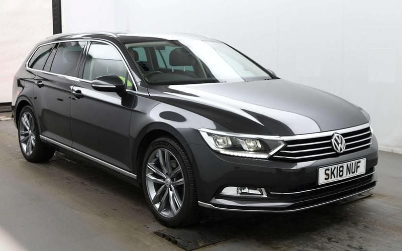 Usado VW Passat GT 150 HP (110 kW) 2018 Cinzento Carrinha