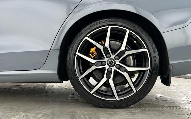 Used Volvo V60 400 HP (294 kW) 2021 Grey Estate