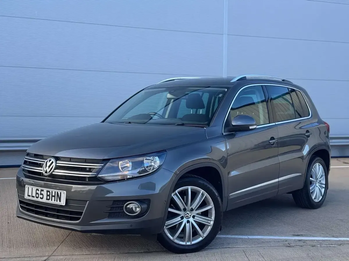 Usado VW Tiguan Edition 150 CV (110 kW) 2015 Gris SUV